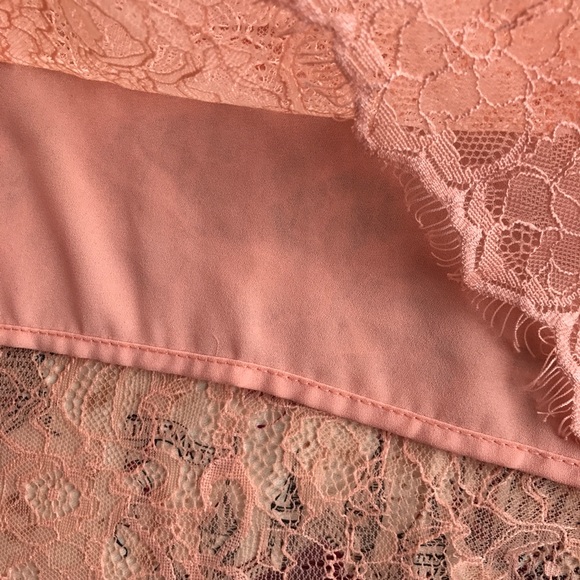 Peach Floral Lace Crop Top - Picture 4 of 6